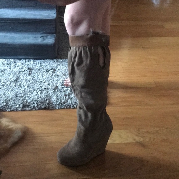 Fur lined boot - Picture 3 of 4